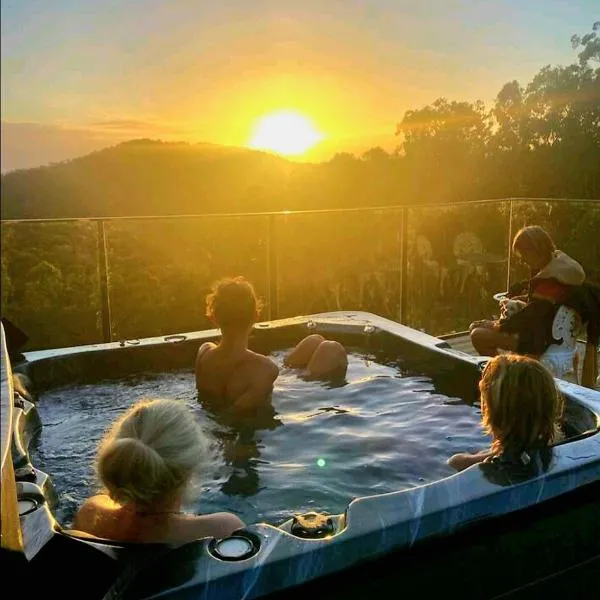 The House of the Rising Sun & Hot Spa, хотел в Гоулд Коуст