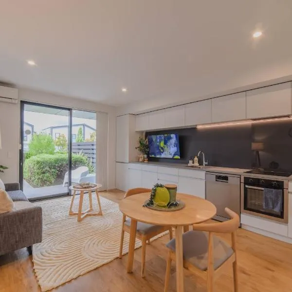 Sydenham Escape with Patio and Parking, hotel in Christchurch