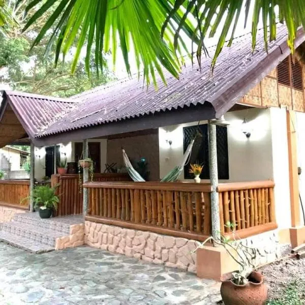 Bananaland Cottages, hotelli Panglao Cityssä