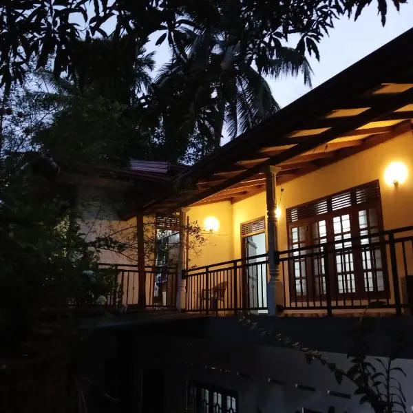 FeelATHome STAY - Near sinharajaya, hotell i Kiriwalagama