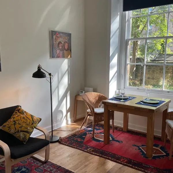 Flat in the heart of Edinburgh, khách sạn ở Edinburgh