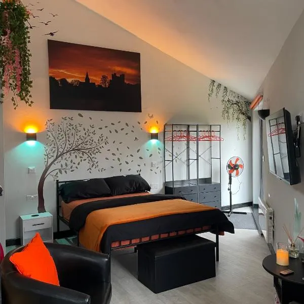 The Secret Maisonette Rochester، فندق في روتشستر