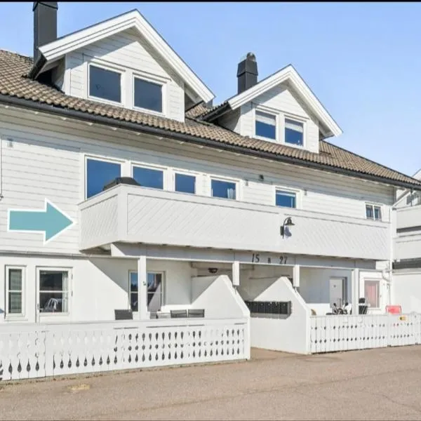 Sjarmerende leilighet sentralt i Stokke，桑訥菲尤爾的飯店