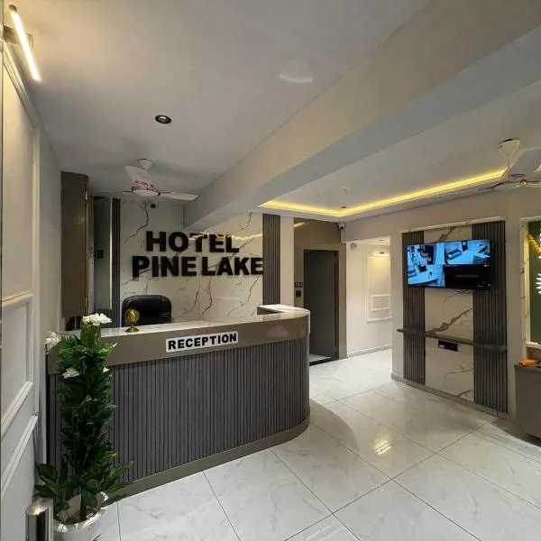 Hotel Pine Lake, hotel in Ahmedabad