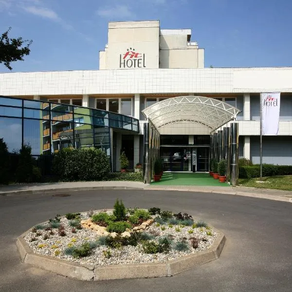Hotel FIT, ξενοδοχείο σε Prerov