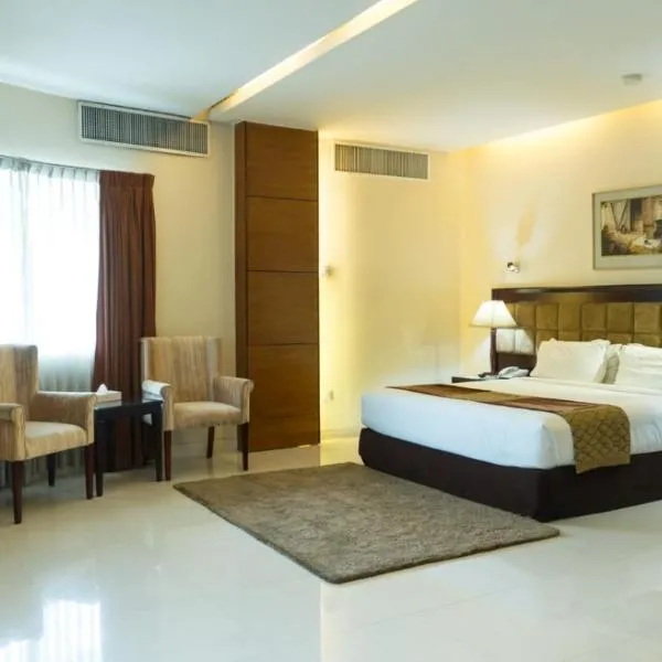 The Avenue Hotel & Suites, hotel en Chittagong