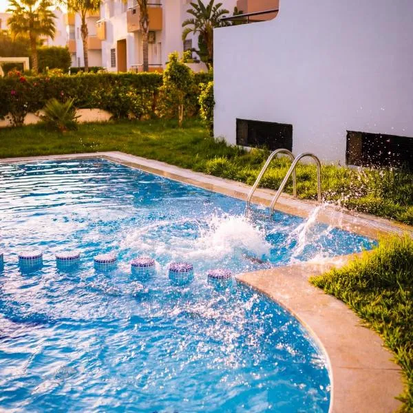 Fantastique Appartement avec piscine sur la plage M2, hotel din Tanger