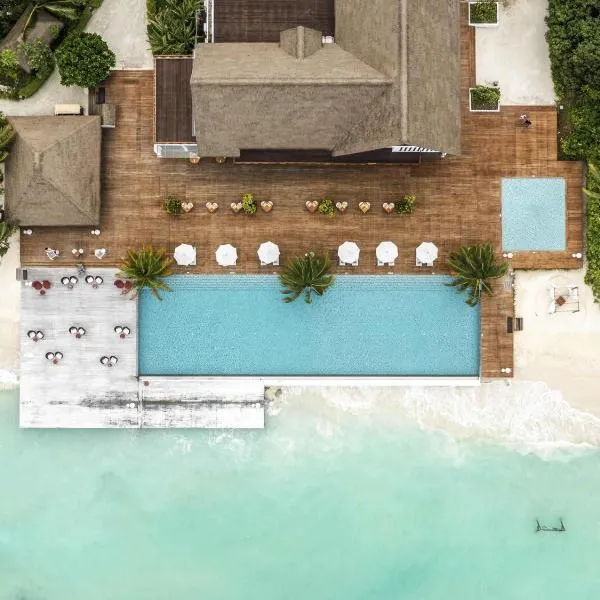 Mercure Maldives Kooddoo - Adults-Only Escape - 50 percent off Domestic Transfers, hotel v destinaci Gaafu Alifu Atoll