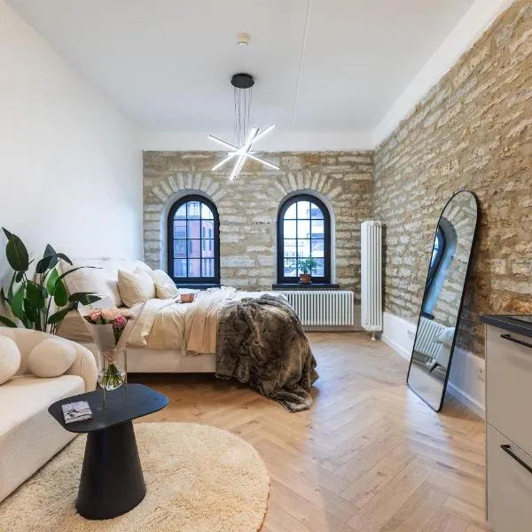 Stylish Loft Apartment in Volta Quarter: Tallinn şehrinde bir otel