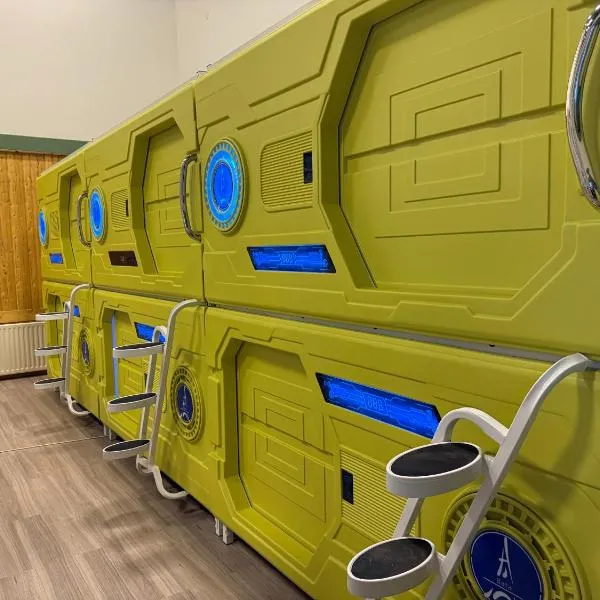 Space capsule Hostel Árblik by Welcome Iceland, hotel a Búðardalur