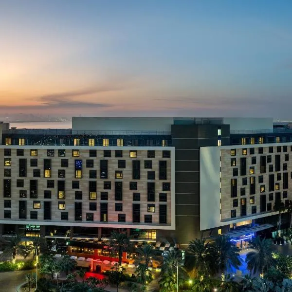 Yas Plaza Mangroves by IHG, hotel en Abu Dabi