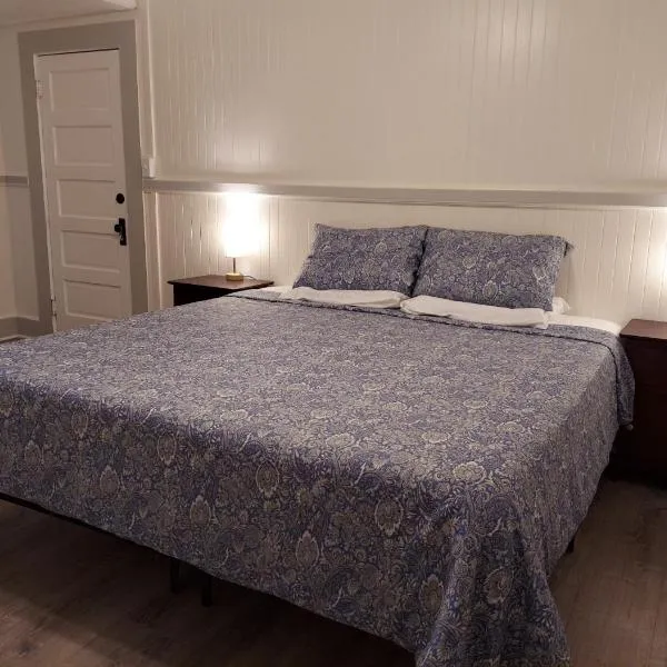 Kekuanaoa Homestead for King bedroom, hotel em Hilo