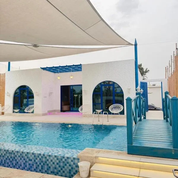 Santorini check in, hotel en Ras al-Jaima