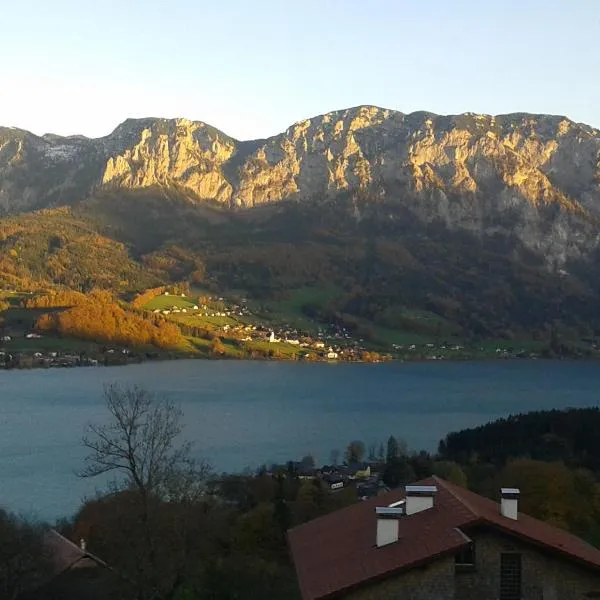 Bauernhof Familie Knoblechner, hotell sihtkohas Nußdorf am Attersee