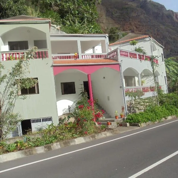 Damontanha, hotell sihtkohas Ribeira Grande