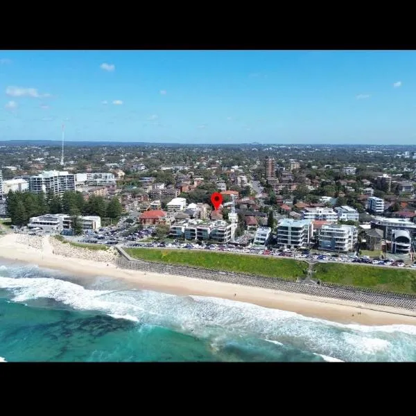 Top Location Beachside Apartment، فندق في كرونولا