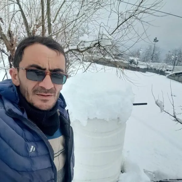 Fazal Azeem, khách sạn ở Chitral