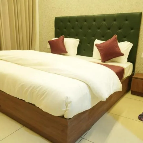Hotel Amaltas Nayagaon Near Petrol Pump โรงแรมในจัณฑีครห์