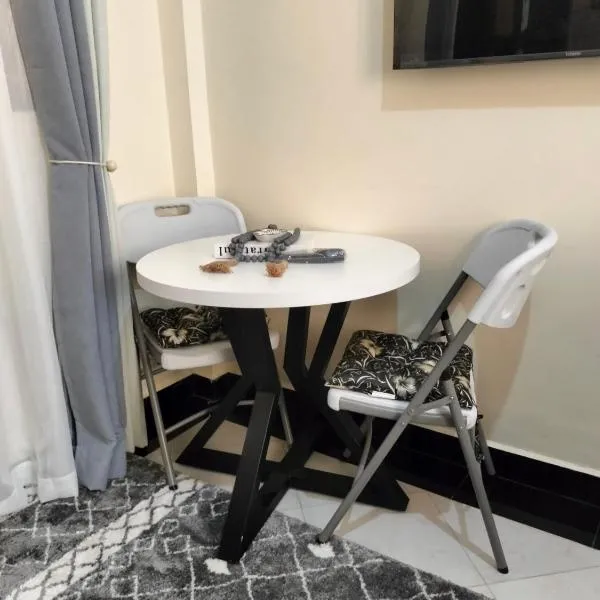 Khalisee homes studio apartment 5, hotel i Voi