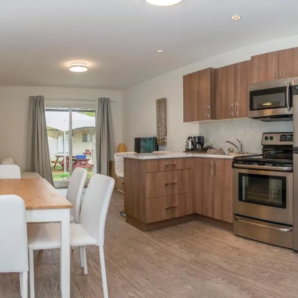 Riverside Resort & RV Park, hotel in Qualicum Beach