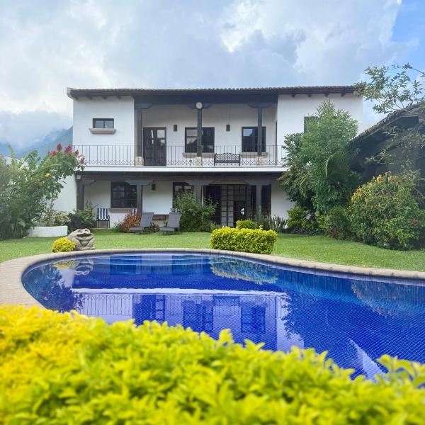 Azvlik, Antigua Guatemala