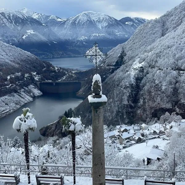 Cà Armonia 1 Lake & Mountain View Apartment – hotel w mieście Mergoscia