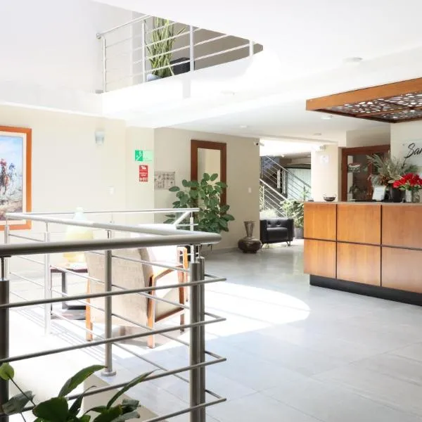 Hotel San Agustin Plaza, hotel i Latacunga
