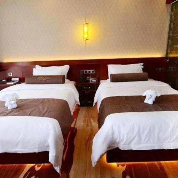 James Joyce Coffetel Golmud Huaxing Plaza Branch, hotel di Golmud