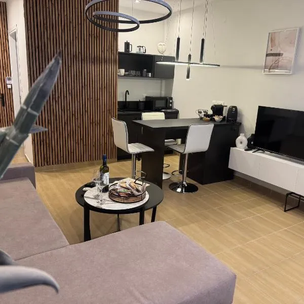 Lucky Village Luxury Apartments: Tycherón şehrinde bir otel