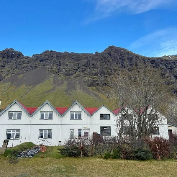 Skyrhusid Guesthouse, hotell i Hali