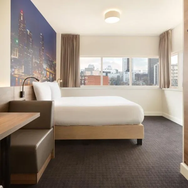 Rotterdam Teleport Hotel โรงแรมในรอตเตอร์ดัม