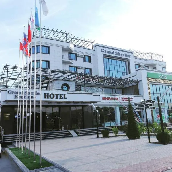 Grand Sherdor Hotel، فندق في نمنغان