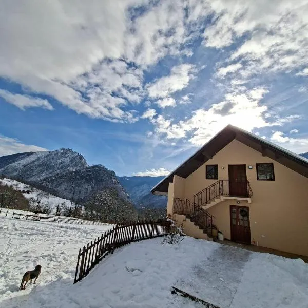 Family owned self sufficient ECO farm TARA, готель у місті Плєвля