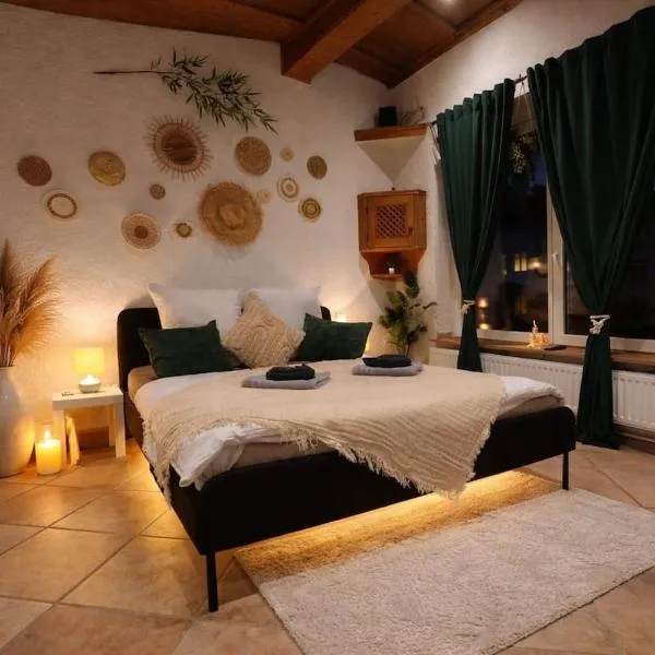 Green Oasis Stylish Garden Studio Workspace, hotel a Linz
