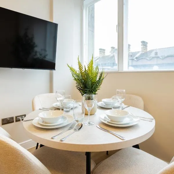 Stunning Apartments with Castle Views - Air Conditioning - Fast Wifi, hotel di Cardiff