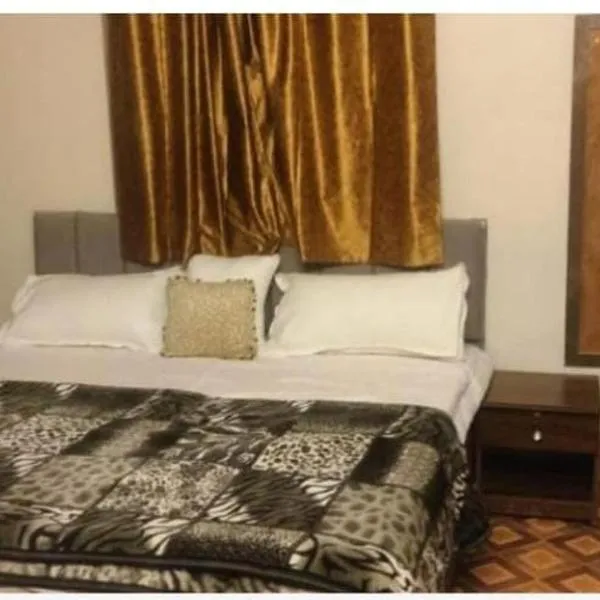 TWB palace and Guest house, хотел в Гвалиор