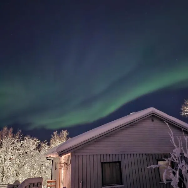 Cozy House in Tromsø - Near City Center, Ideal for Families & Groups – hotel w mieście Tromsø