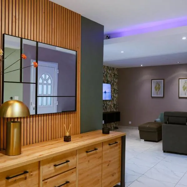Le Vert Santal - T2 chaleureux et confortable, hotel en Sada