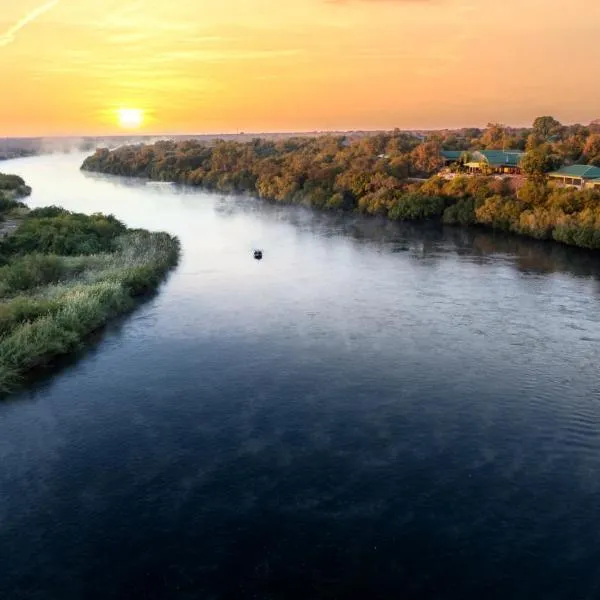 Simanya River Lodge โรงแรมในKanyekama