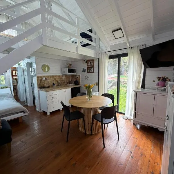 בקתות עץ סקנדינביות במטולה，位于梅图拉的酒店