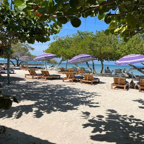 Hotel Carey Beach Baru, hotel di Baru