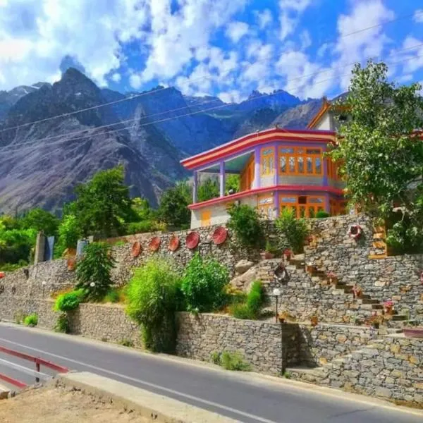 Hikal Guest House, hotel di Hunza