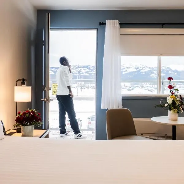 SKKY Hotel, hotel in Whitehorse