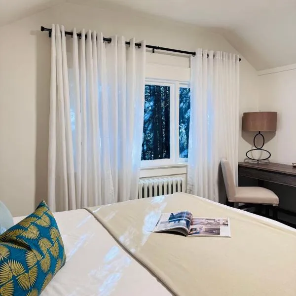 Modern Queen Room Ensuite Bathroom Vancouver West, Hotel in Vancouver