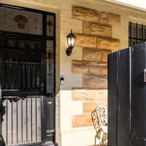 Viesnīca The Arches-Beautiful 3-Bedroom Family Stay Near Adelaide Oval, City Events and Amazing Dining pilsētā North Adelaide