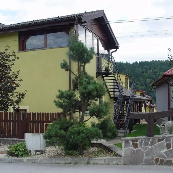 Penzion Zlaty Orol, hotel in Helcmanovce