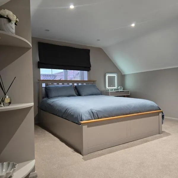 Wishing Well Cottage - Stylish Cosy Escape، فندق في Branston