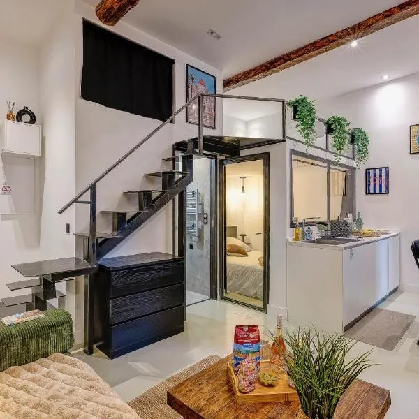 Chic Industrial Loft Quiet Garibaldi AC Balcony, hotel a Niça