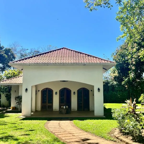 Van Kouwenhoven Hostel, hotel v destinaci Diriamba