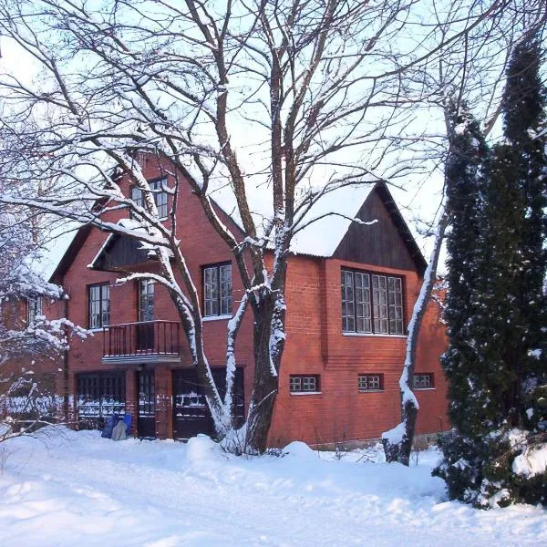 Namiņš Brīviņi, hotel a Jaunjelgava